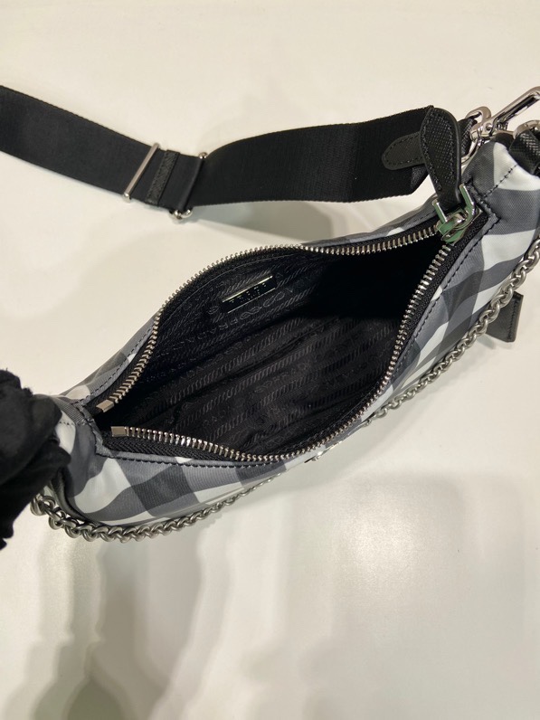 Pra*a hobo bags